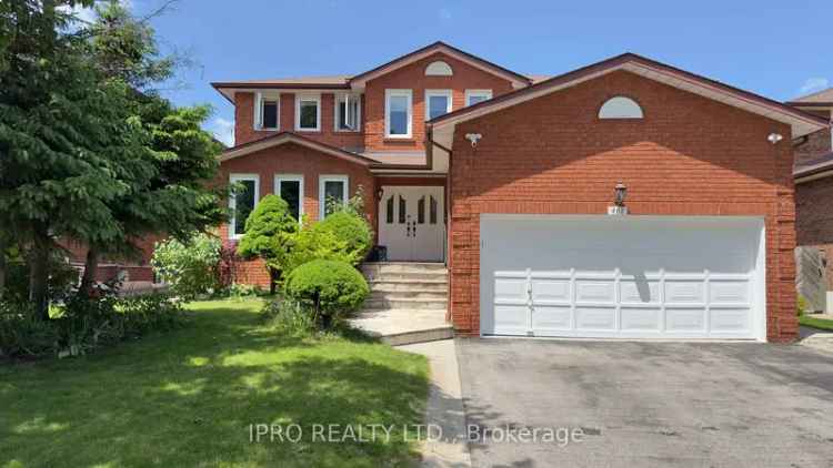 4500 sq ft Family Home Modern Kitchen Renovated Basement Cooksville