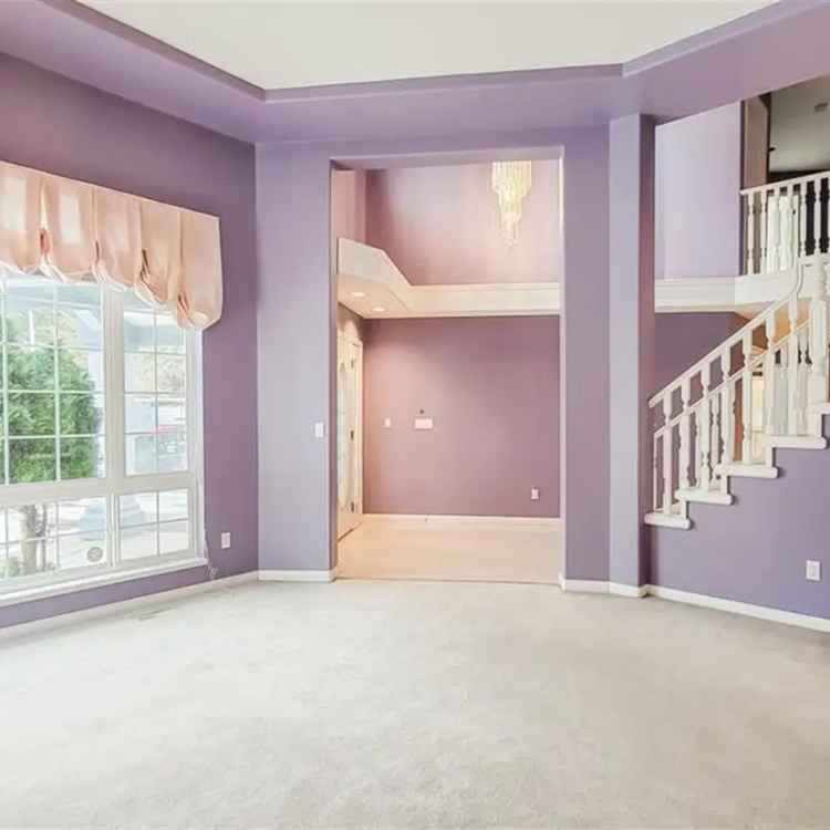 8 BR Executive Home Luxury Finishes Large Lot