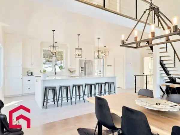 Luxury Lakefront Home in La Minerve