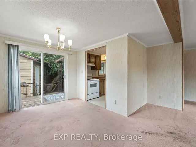 Charming 2-Bedroom Bungalow in Sutton-By-The-Lake Retirement Community