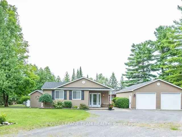 Lakeside Bungalow Retreat near Arnprior - Private Beach and Garage