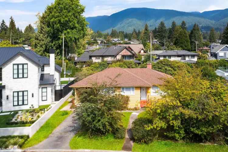 Edgemont House for Sale: Large Lot, Mountain Views, Family-Friendly