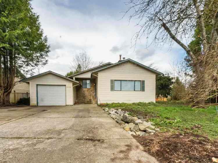 5 Bedroom House with Mortgage Helper Suite in Maple Ridge