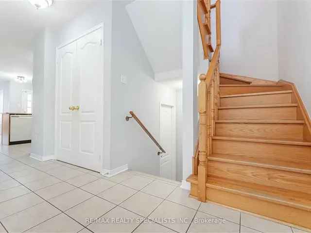 Beautiful 4 2 Bed Detached House Near Schools and Highway 410