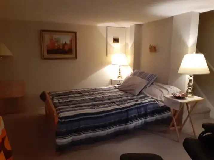 Furnished Basement Studio - Utilities Included