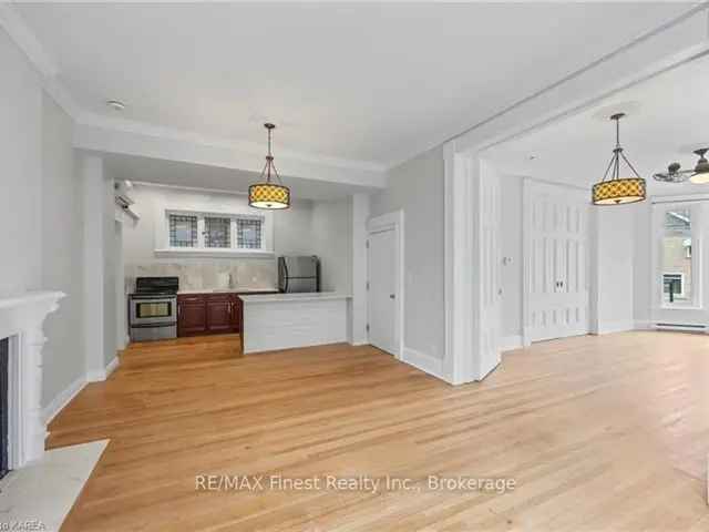 Fully Renovated Four Unit Queen Anne Building Downtown