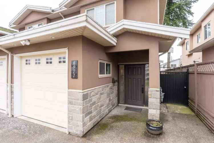 Buy Half Duplex in Metrotown Featuring 3 Bedrooms and 3 Bathrooms