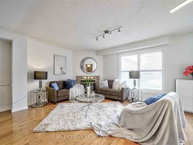 House For Sale in Mississauga, Ontario