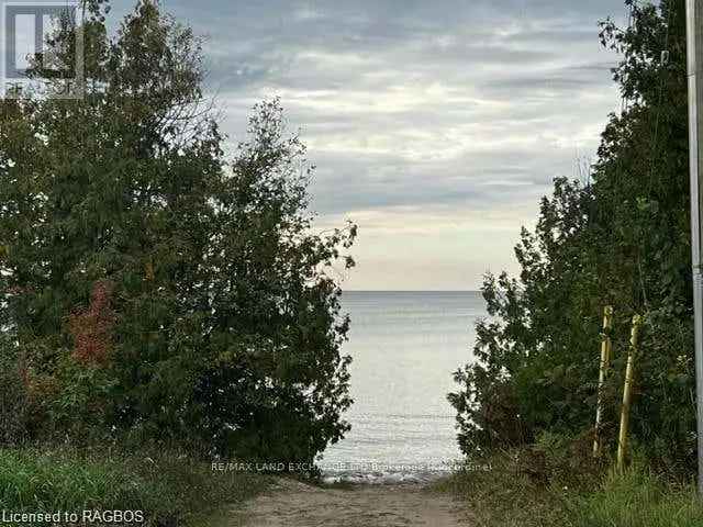 Southampton Lakeside Lot - Build Your Dream Home