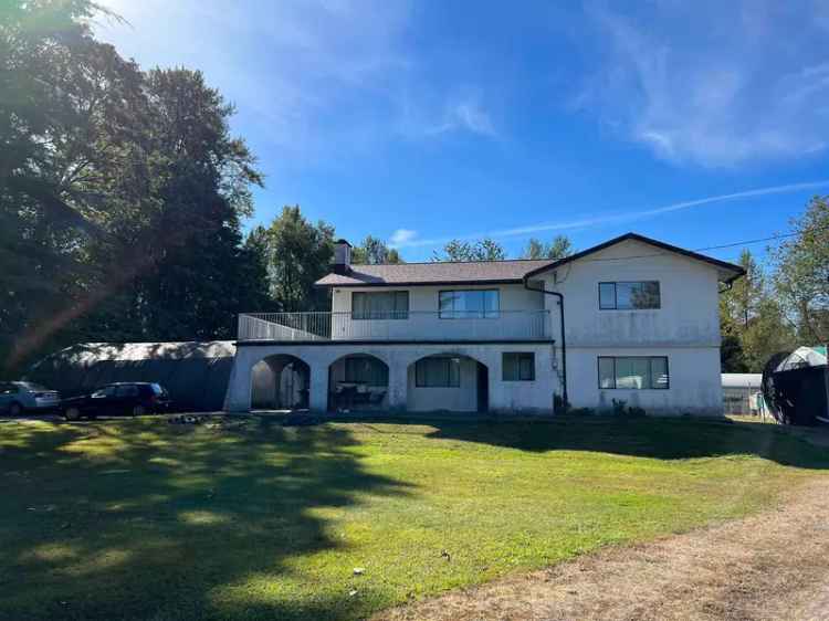 A $2,888,888.00 House with Acreage with 3 bedrooms in Port Kells, North Surrey