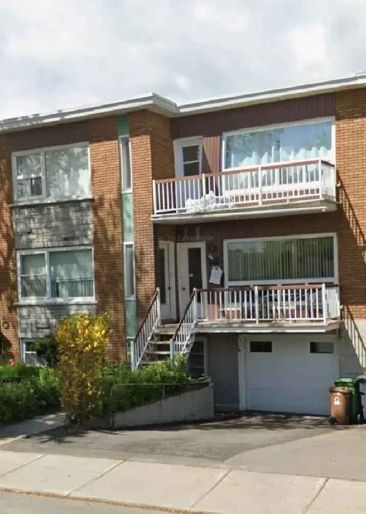 Spacious 3-Bedroom Apartment for Rent in Saint-Laurent