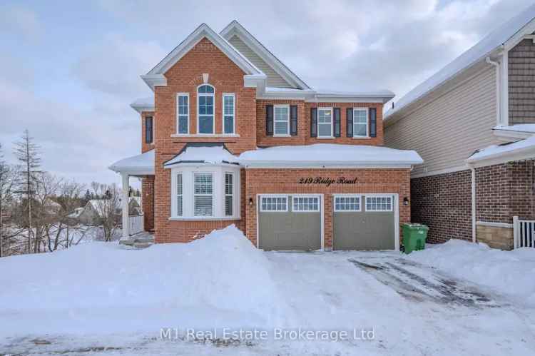 Modern Elegance in Maple Grove: 4 Bedroom Home with Greenbelt Views