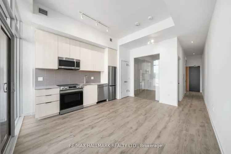 Rent a modern 1 bedroom condo in Corktown with amazing amenities