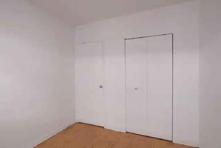 Spacious 2-Bedroom Apartment in Outremont