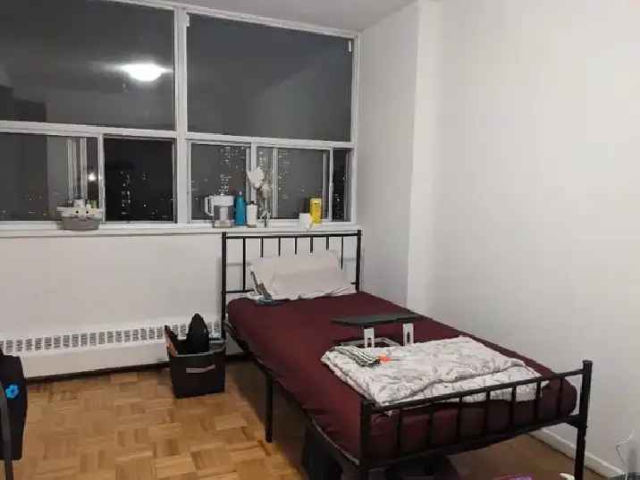 Rent Private Bedroom in Downtown Toronto with Shared Common Area