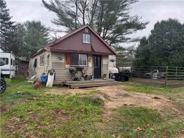 4 Bedroom 1 Bath Home 125 Acres Near Quebec Highway 17