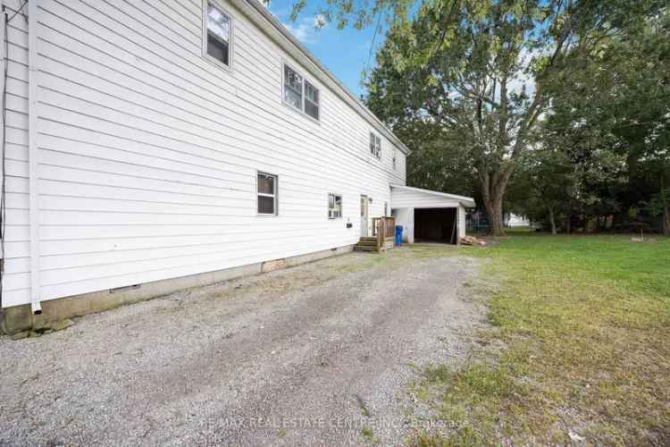 House For Sale in Wallaceburg, Ontario