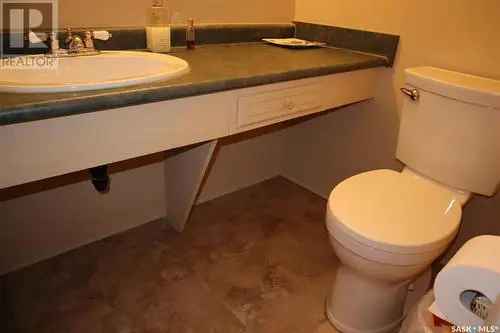 1600 sq ft 4 Bedroom House in Nutana Park Saskatoon