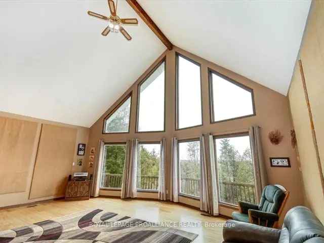 Country Home 3061 sq ft near Marmora