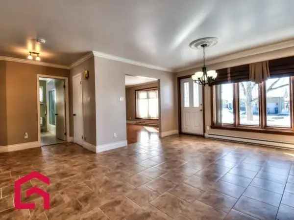 Charming Bungalow for Sale 3 1 Bedrooms 2 Baths Garage Montérégie