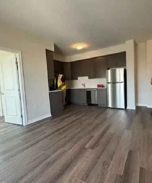 2 BR Condo in Wateridge Village Near CSIS and CSE