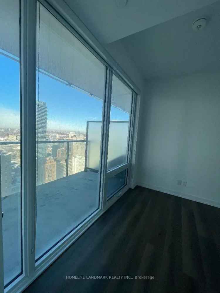 Rent Stunning One Bed Unit in Gloucester On Yonge with City and Lake Views