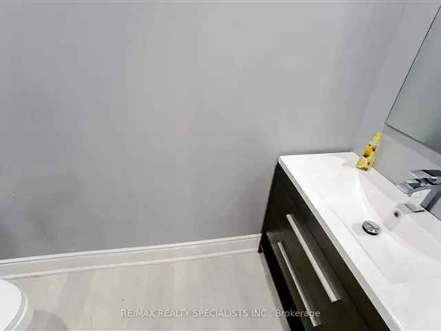 House For Sale in Pickering, Ontario