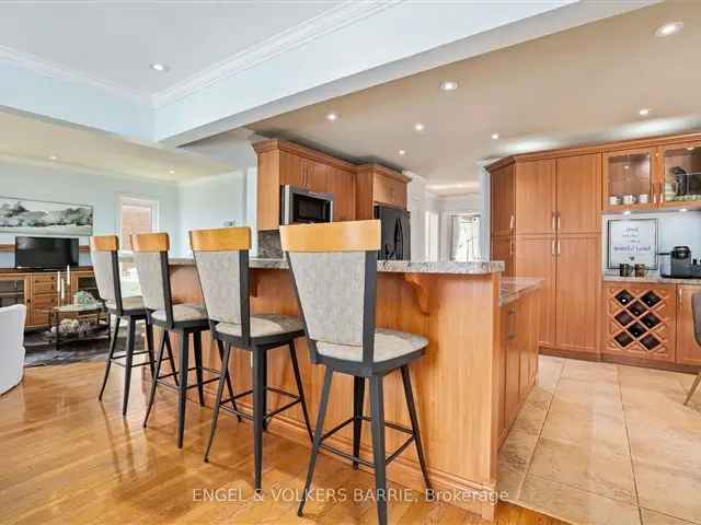 Luxury Family Home near Wilkins Beach - 3800 sq ft