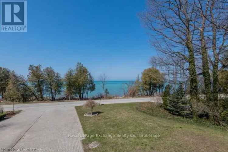 Lakeside retreat for sale with 3 bedrooms in Kincardine