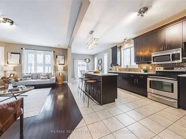 Beautiful 3 1 Bedroom Home Ravine Views 2 Car Garage