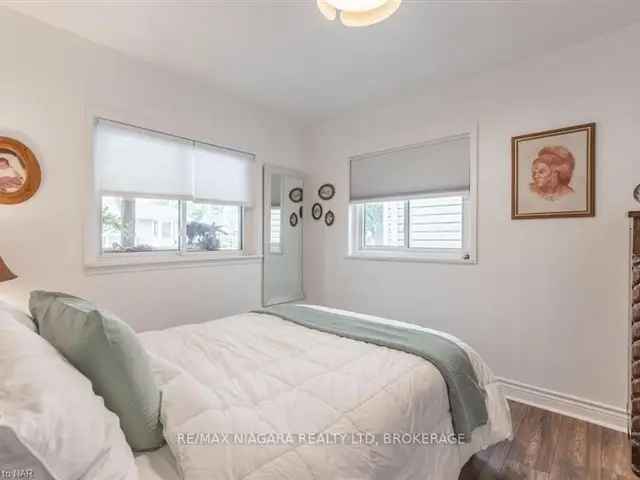 Updated St Catharines Bungalow Near Sunset Beach