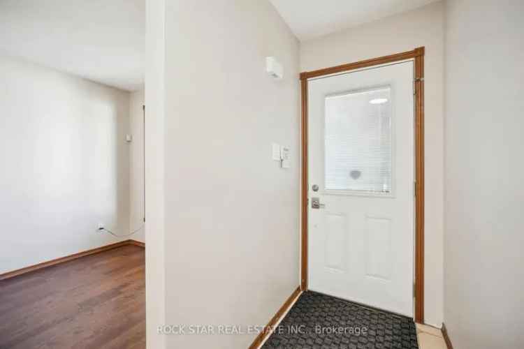 House For Sale , 11, Herbert Court, Hamilton, Ontario