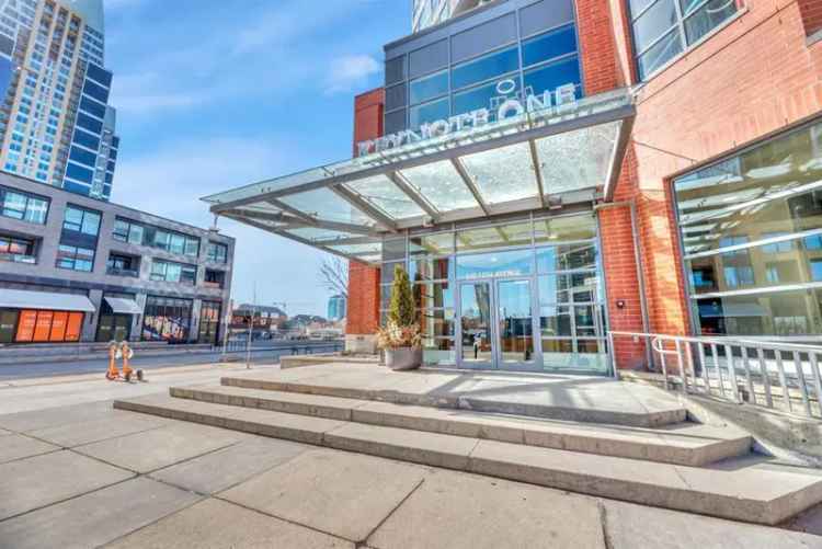 Luxury Beltline Skysuite with Stampede Park Views