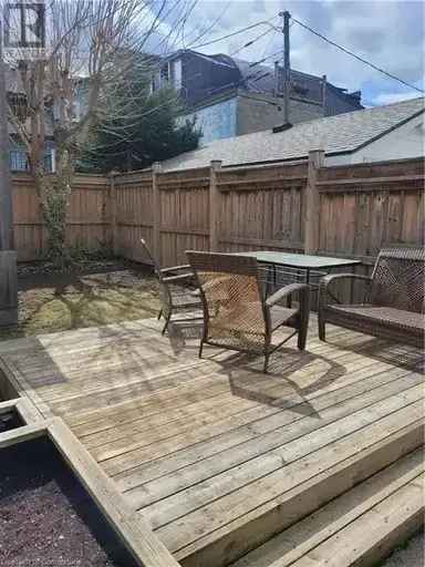 18 Jones Street House in Stoney Creek