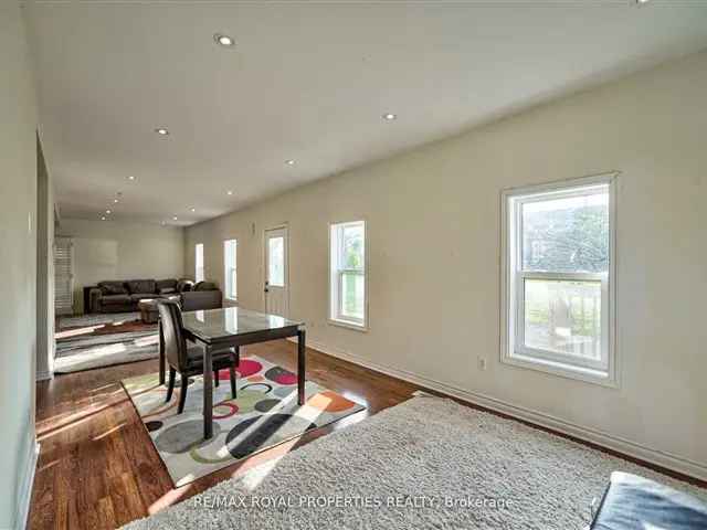 House For Sale in Pickering, Ontario