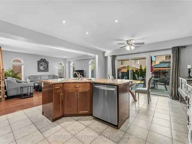 House For Sale in 12, Sycamore Crescent, Grimsby, Ontario