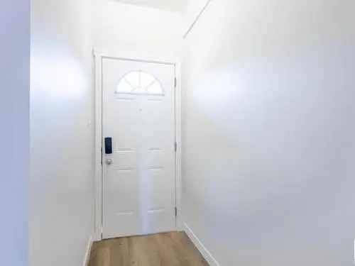Townhouse For Sale in Overlanders Edmonton