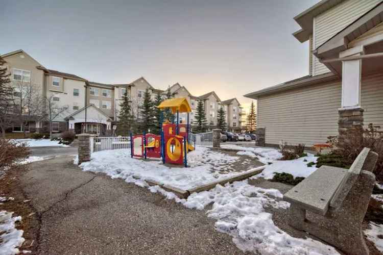 House For Sale in Calgary, Alberta