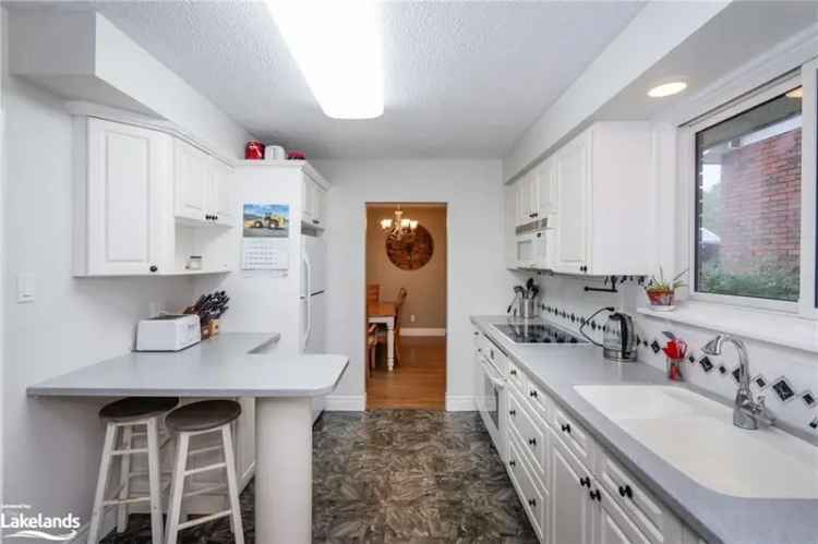 3-Bedroom Backsplit Home Near Schools and Parks
