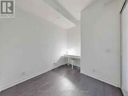 1 room apartment of 111 m² in Toronto