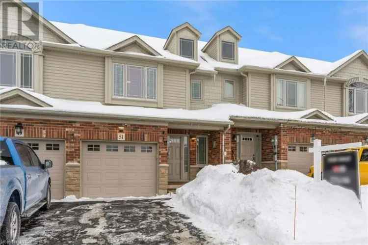 3-Bedroom 4-Bathroom Townhome in Grimsby