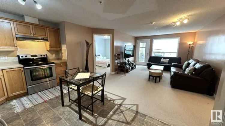 2 Bed 2 Bath Condo in Hamptons - Excellent Condition