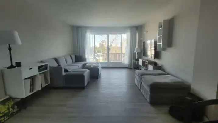 1 bedroom in a furnished condo for rent.