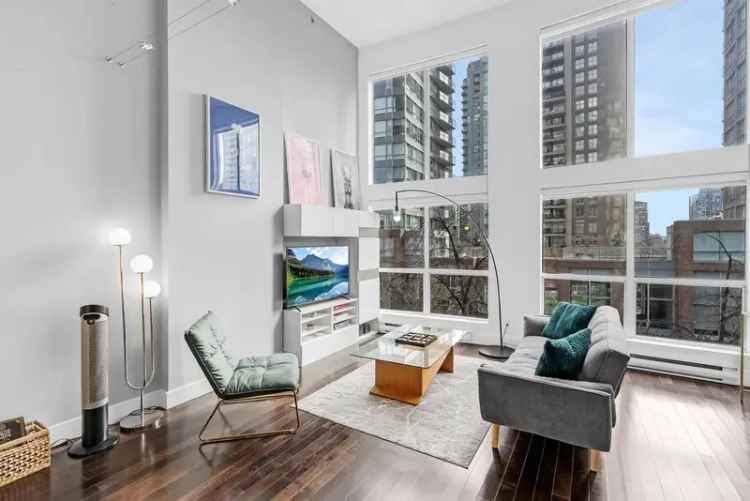 Downtown Loft THE SPOT Building High Ceilings Open Concept Modern Kitchen Parking