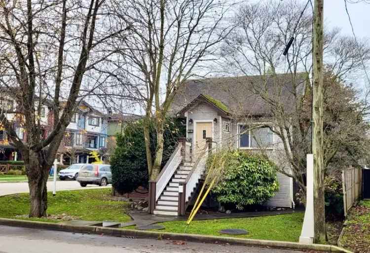 A $1,250,000.00 House/Single Family with 5 bedrooms in Queensborough, New Westminster