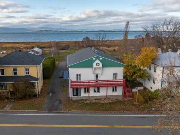 Luxury Waterfront Home with 9 Bedrooms Bas Saint Laurent
