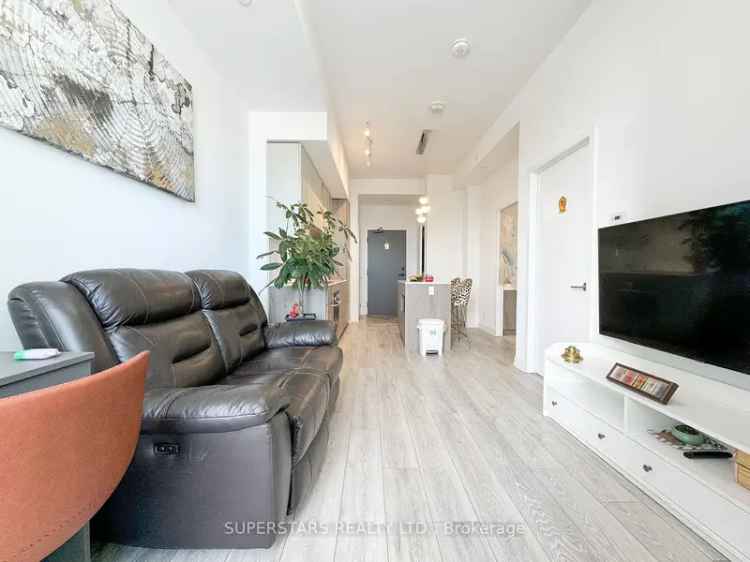 Cozy Furnished 1 Bedroom Unit With Unobstructed View