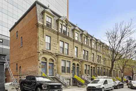 1 room apartment of 101 m² in Montreal