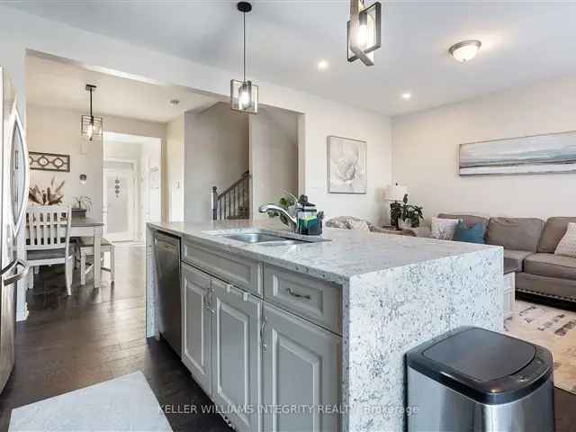 3 Bed 35 Bath Upgraded Townhouse in Half Moon Bay