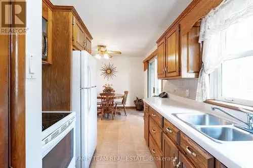 House For Sale In Barrie, Ontario